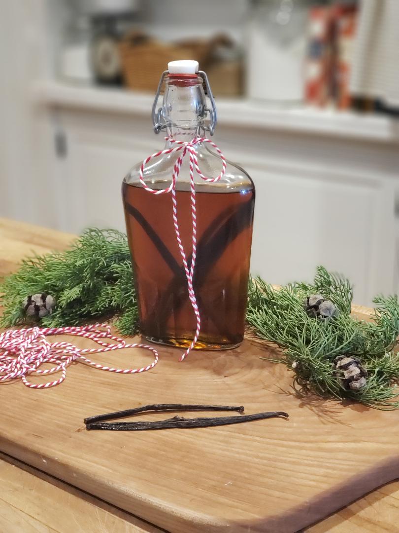 Homemade Pure Vanilla Extract - Oh, The Things We'll Make!